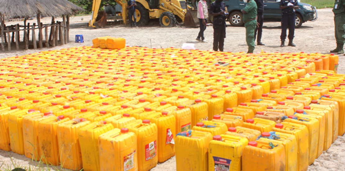 PN Frustra tentativa de contrabando de combustível em Cabinda.