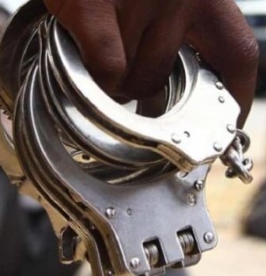 Detidos os 4 cidadãos acusados de roubo e associação criminosa em Luanda.