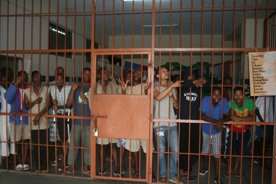 Escassez de juízes e procuradores impulsiona crescimento de casos de prisão preventiva