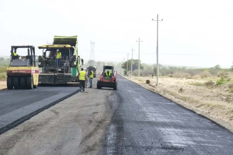 Ministro das obras públicas mostra-se satisfeito com avanço das obras no Icolo e Bengo