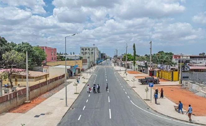 Rua da Suave reaberta após cerca de um ano em obras