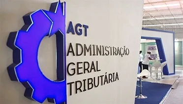 De acordo com a instituição, a decisão resulta de uma articulação entre a OAA e o juiz presidente do Conselho Superior da Magistratura Judicial e do Tribunal Supremo, com intervenção directa do bastonário da Ordem. No âmbito desta decisão, o julgamento ficará suspenso e o processo será disponibilizado aos advogados de defesa para consulta integral num período de oito dias. Segundo a Ordem dos Advogados, a medida visa assegurar o exercício efectivo e pleno do direito de defesa, em conformidade com os princípios constitucionais e processuais.