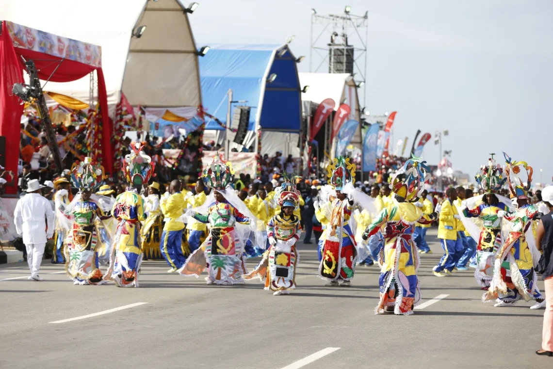 Grupos carnavalescos vão à competição, apesar dos constrangimentos financeiros