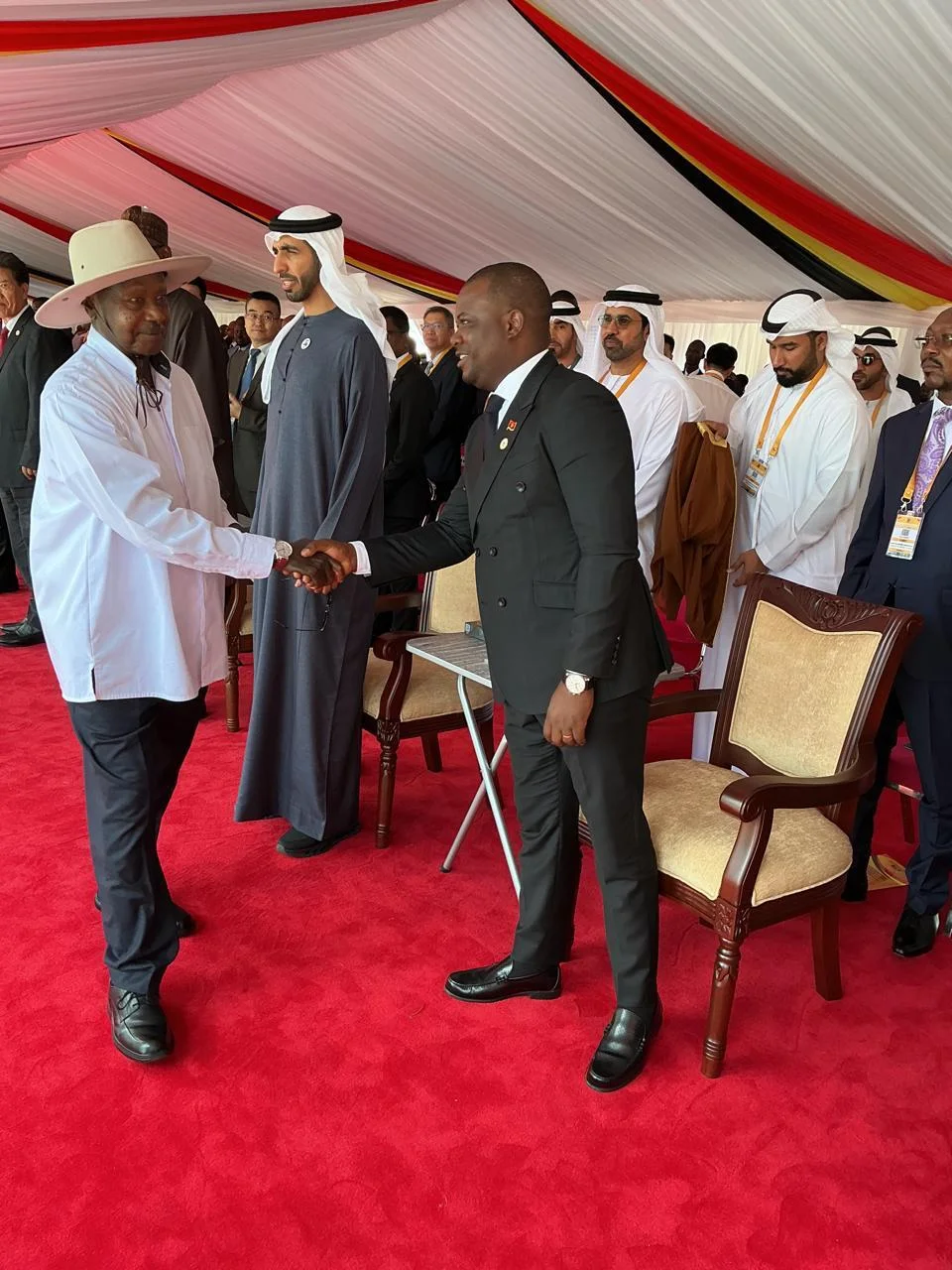 Dionísio da Fonseca representa Chefe de Estado na tomada de posse do homólogo ugandês.