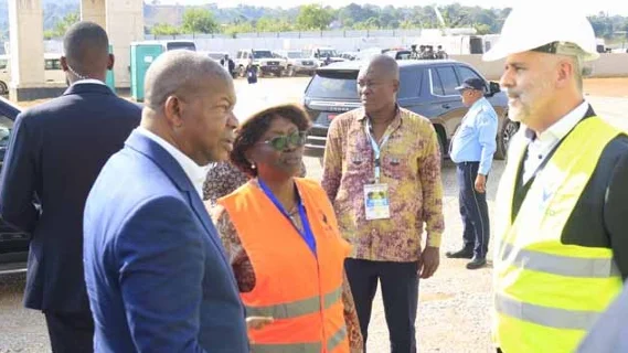 Presidente da República recebe garantia de que novo aeroporto e Hospital Geral de Mbanza Congo estarão concluídos no próximo ano.