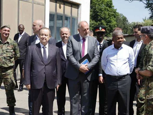 Presidente da República conclui visita oficial de três dias à Sérvia.