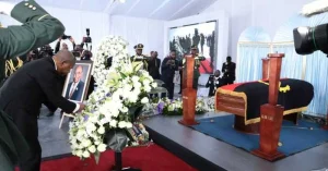 Presidente da República rende tributo a Manuel Augusto