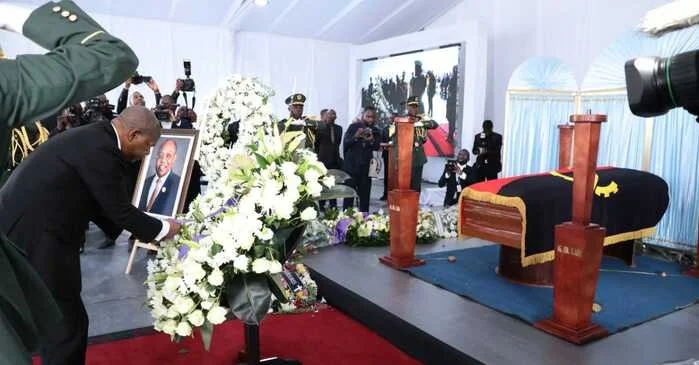 Presidente da República rende tributo a Manuel Augusto