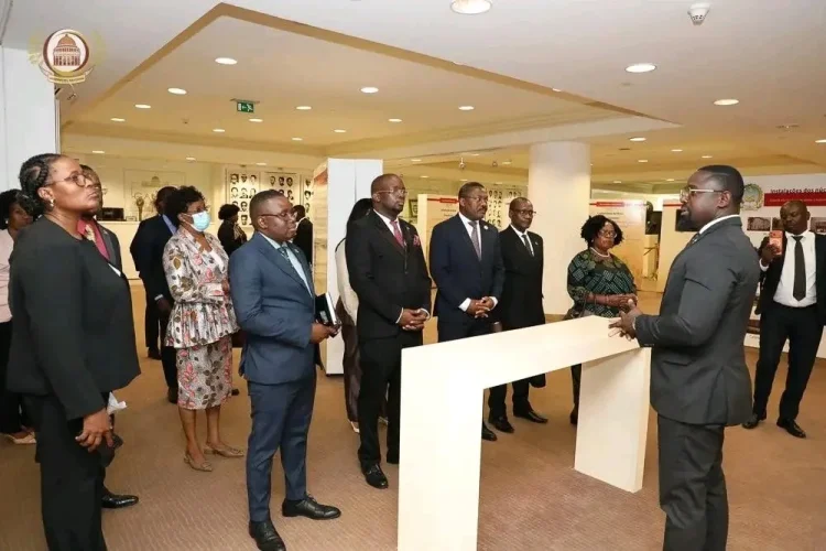 Deputados de Moçambique visitam parlamento angolano.