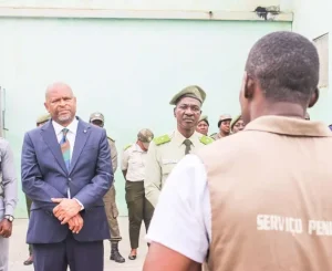Magistrado constata situação de reclusos condenados sem liquidação das penas e cópias das sentenças em Cabinda