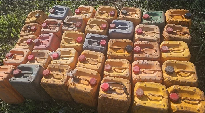 Apreendidos mais de mil litros de combustível contrabandeado no Luau‎.