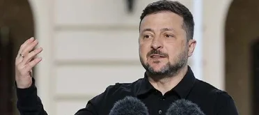 Zelensky pede que Europa tenha palavra a dizer nas conversações de paz.
