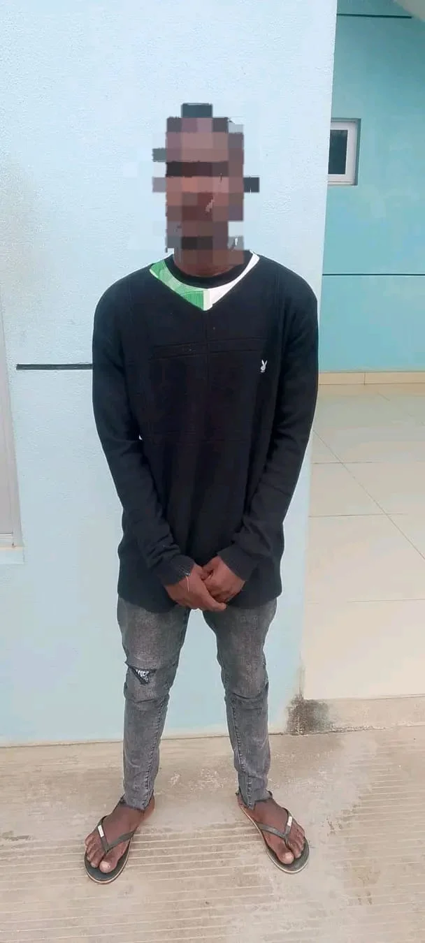 Jovem de 20 anos detido após abuso sexual de uma menor de 3 anos.