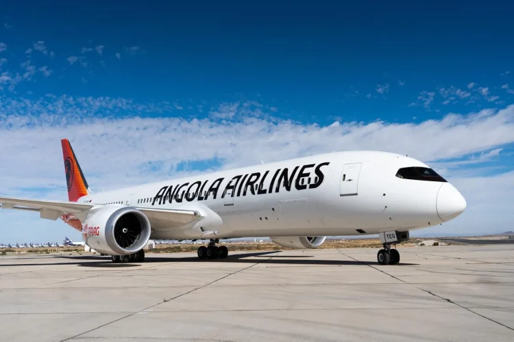 TAAG estreia hoje Boeing 787-10