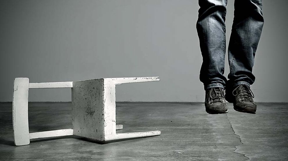 acumulo de dívidas leva jovem a se suicidar no Huambo.