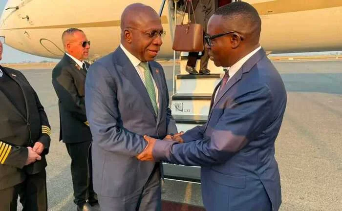 Teté António inicia visita de trabalho no Burundi.