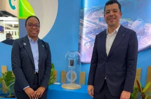 Apresentado primeiro cartão de débito Visa em Angola