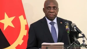 Angola rende homenagem ao nacionalista sul-africano Oliver Tambo
