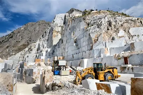 Municípios da Chibia e Virei são os principais fornecedores das rochas ornamentais exportadas pelo Porto do Namibe a europa