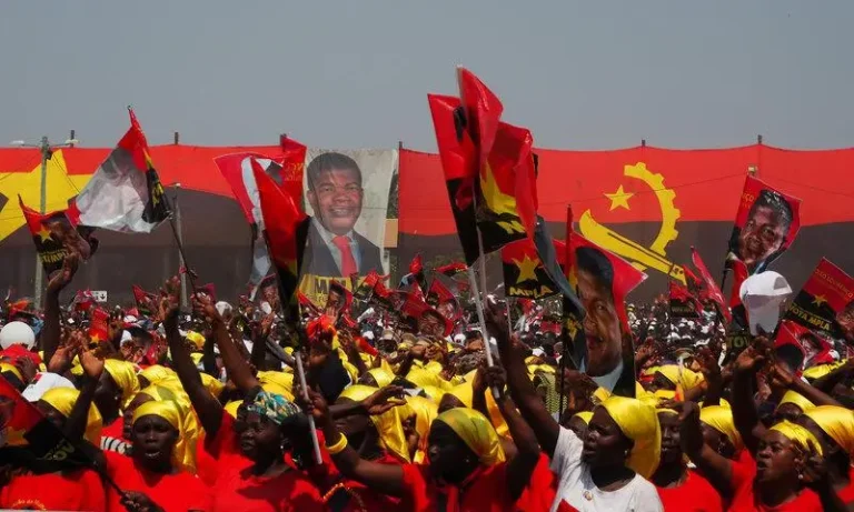 “Partidos políticos na oposição em Angola