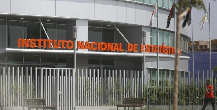 Preços praticados pelos produtores baixaram 3,44% em Julho face a Junho, revela INE.