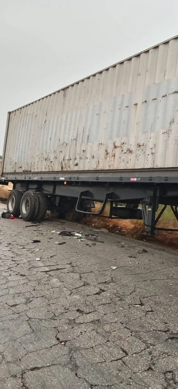 Colisão entre camião e Hiace mata seis pessoas nos Ramiros