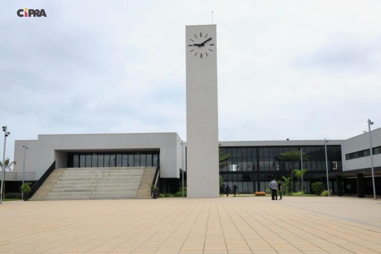 Novo complexo escolar inaugurado no Morro Bento.