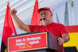 Luís Nunes reconduzido à liderança do MPLA