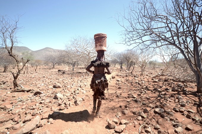 Mais de oito mil milhões de dólares norte-americanos foram investidos pela IMBONE Angola, empresa gestora da refinaria de Cabinda, com destaque para projectos de combate à seca na região Sul do país.   Os investimentos contribuíram para a criação de 20 mil postos de trabalho, em todo o território nacional.   O responsável pela área de investimentos da IMBONE Angola, Júlio Oliveira, apontou as áreas beneficiadas pelos projectos, que impactou mais de 600 mil famílias 