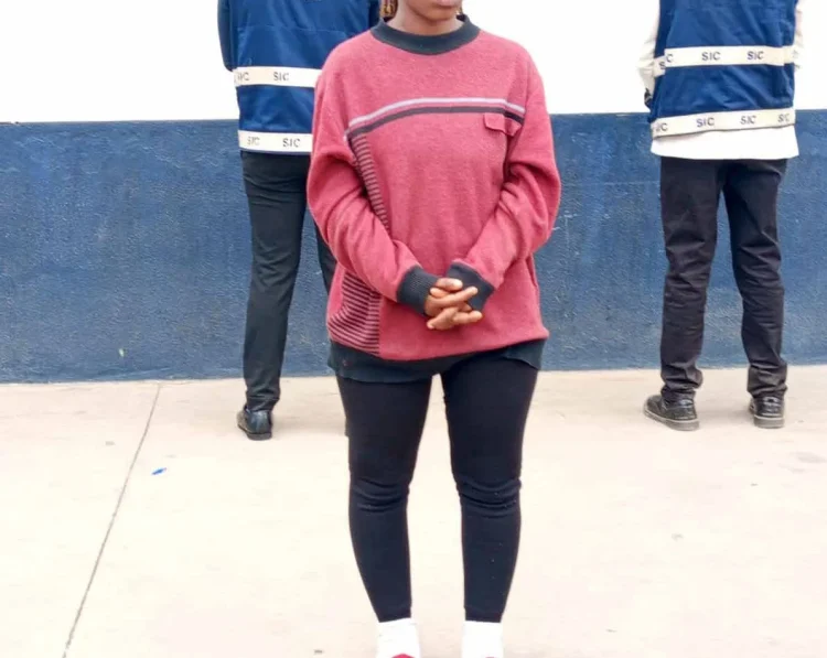 Mãe detida por planear e consumar o assassinato da filha de 8 anos em ritual de sacrifício