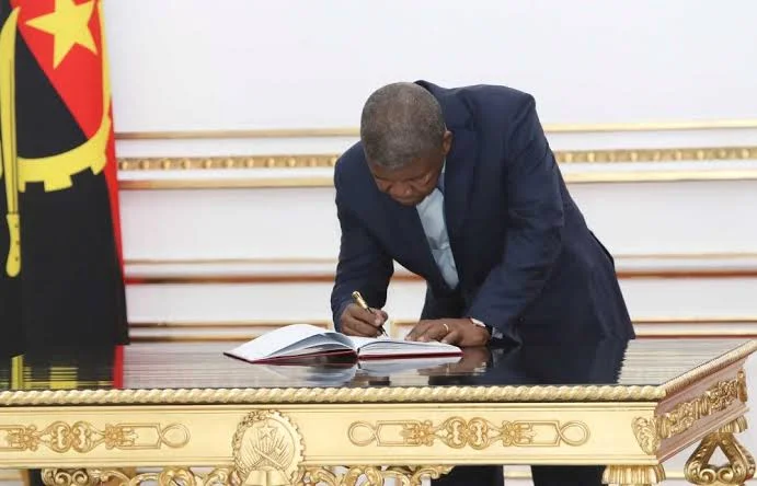 PR aprova despesas de 658 milhões de euros para expansão da rede de água em Luanda