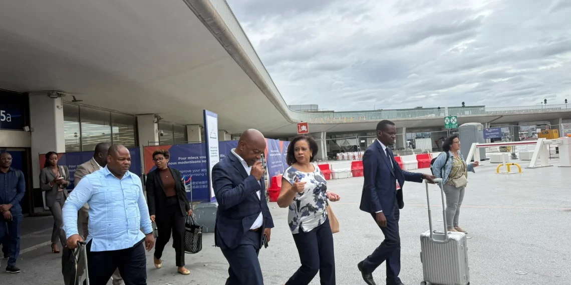 Angola reforça cooperação espacial na Cimeira Internacional do Espaço em Paris.