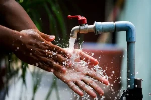 Água potável vai chegar a três milhões de habitantes de zonas precárias de Luanda.