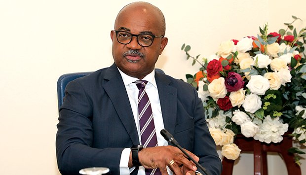O ministro das Telecomunicações, Tecnologias de Informação e Comunicação Social, Mário Oliveira