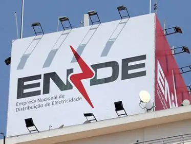 Alguns  cidadãos de Luanda mostram-se satisfeitos com o acesso e a distribuição de energia eléctrica.  