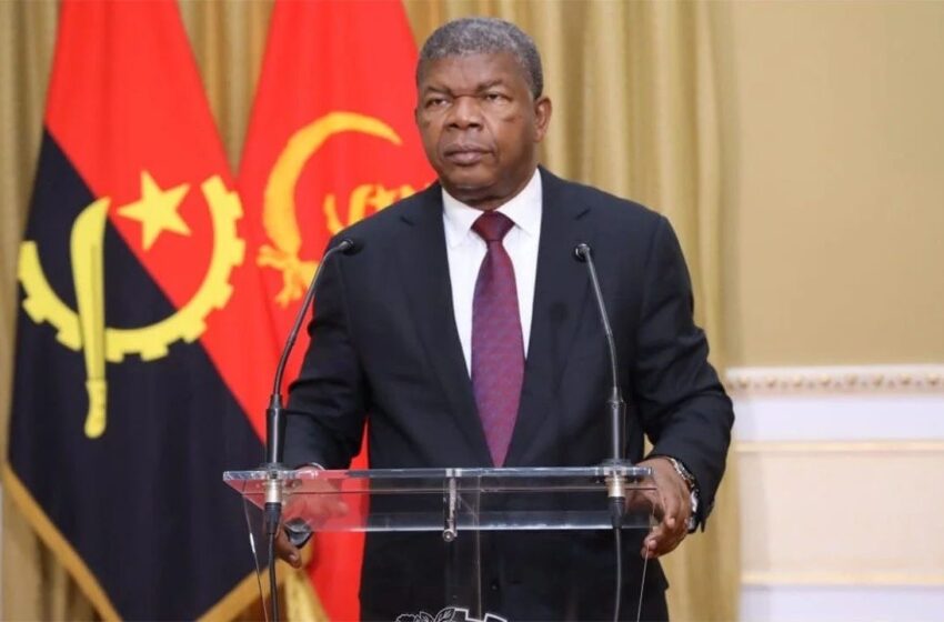 temas sensíveis da história de Angola.