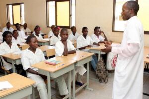Mais de 300 mil estudantes iniciam ano académico 2026-2027 no Ensino Superior.