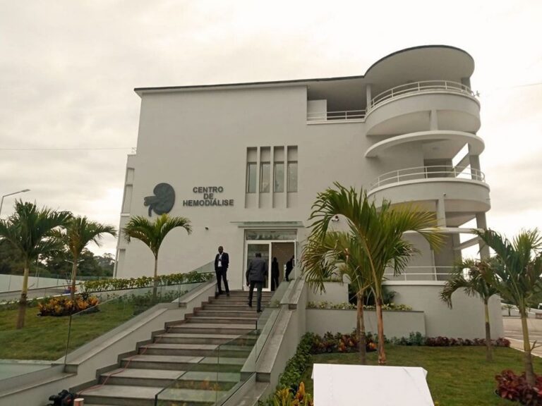 centro de hemodiálise no Huambo.