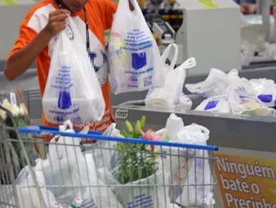 Restrição de sacos plásticos