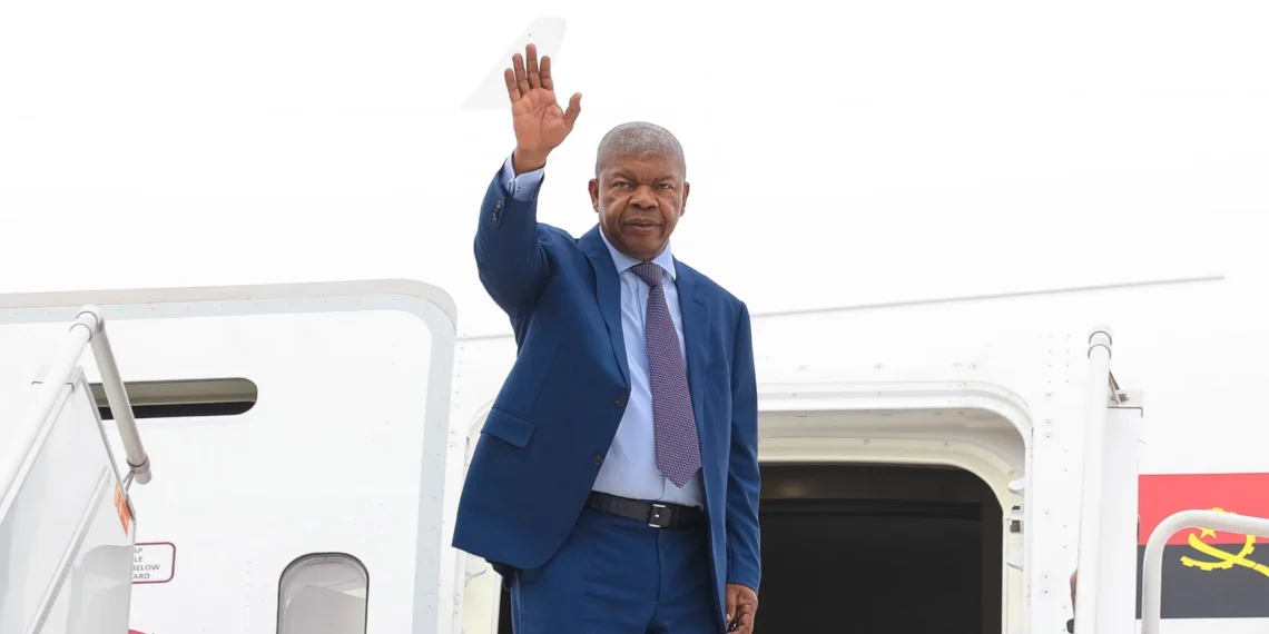 João Lourenço viaja para a Tanzânia